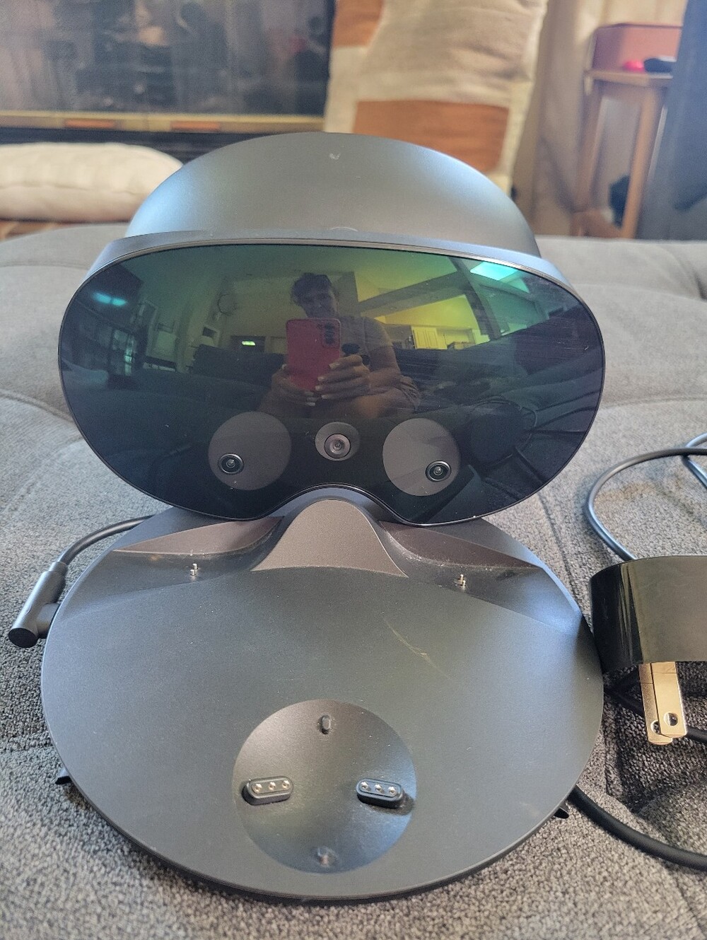 Meta Quest Pro VR Black Mixed-Reality Headset with Charging Dock No Controllers